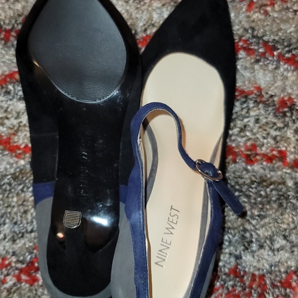 Shoes - Picture 4 of 4